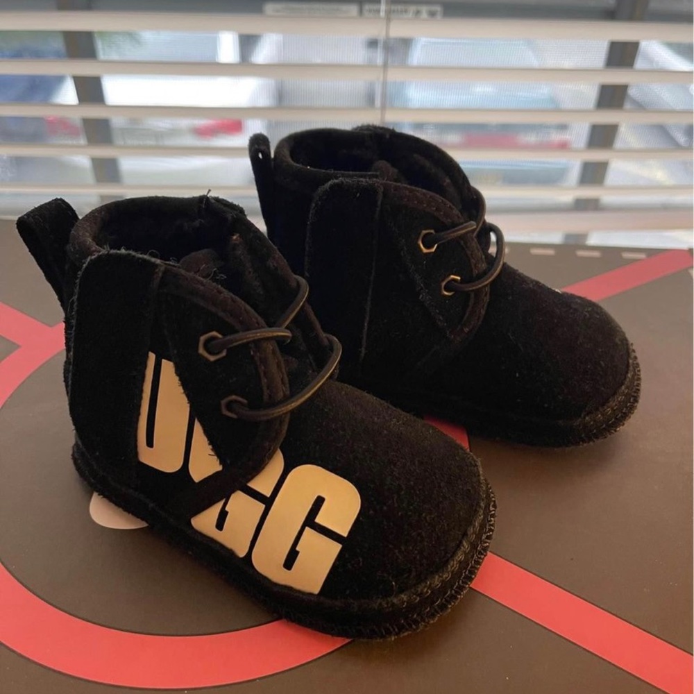 Infant uggs